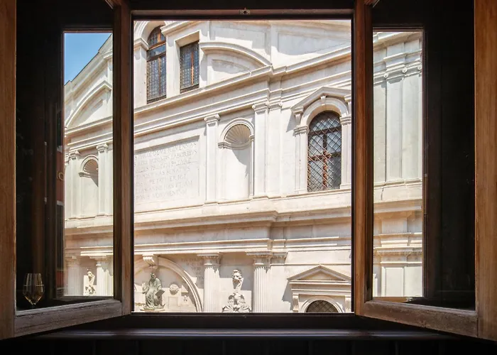 Cera Ai Leoncini Venise