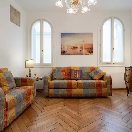 Ve.n.i.ce. Cera Ai Leoncini Apartment