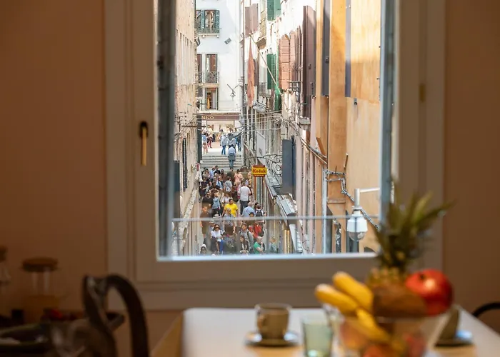 Cera Ai Leoncini * Venice